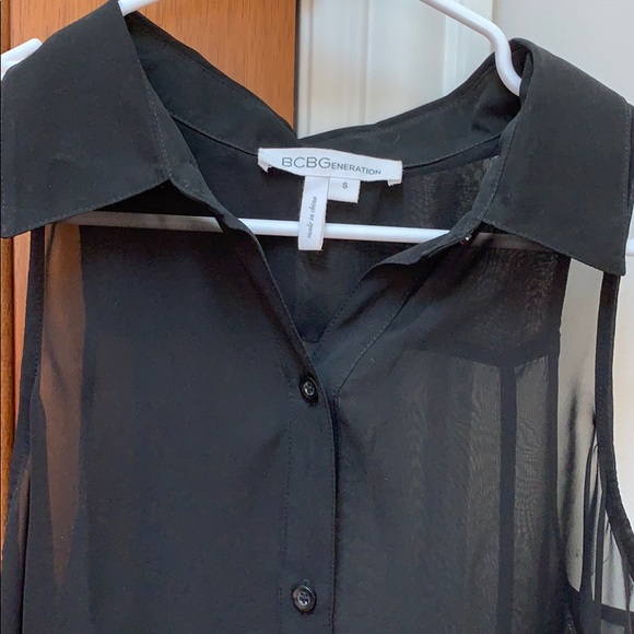 Collared tank - Picture 2 of 2